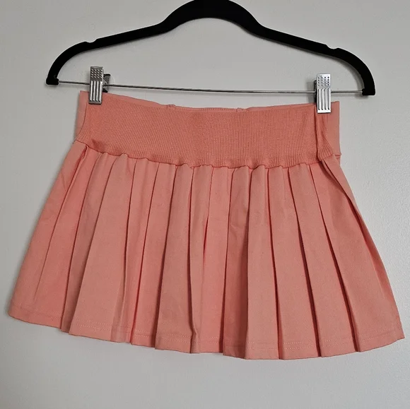 D.i.a Gyaru Coral Pleated Mini Skirt with Gold Sailor Style Buttons - Picture 4 of 7